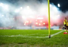 Skandal na Santiago Bernabéu: kibic Realu Madryt wykonuje nazistowski salut, klub wszczyna procedurę wykluczenia Piłka nożna zaślepka 4